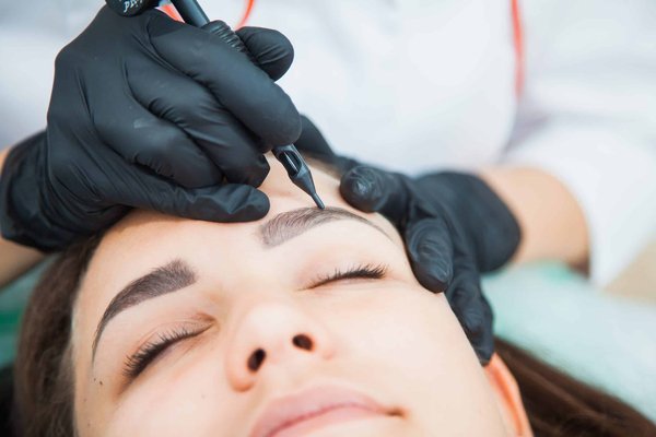 PRECIEUSE - Quels sont les différents maquillages semi-permanents