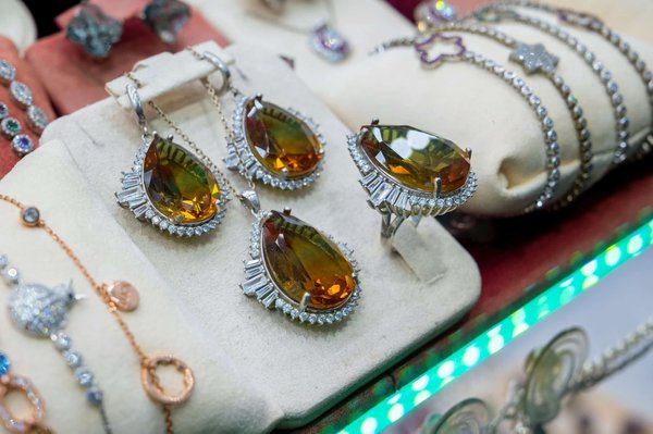 Comment effectuer le bon choix de sa bague en pierre naturelle ?