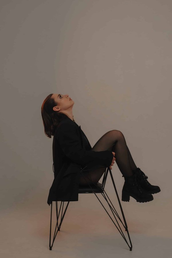 Les collants polaires à effet transparent : l’accessoire incontournable à Paris en hiver ?