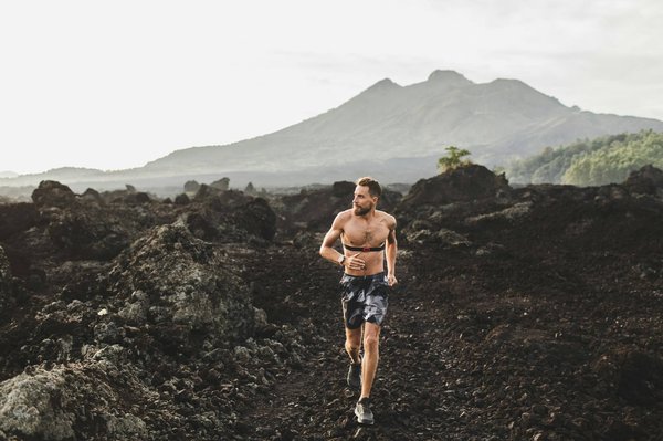 Quels sont les avantages de la course en sentier pour la santé mentale et physique des femmes ?