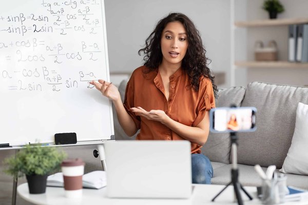 Quels sont les avantages de la lecture pour le développement personnel ?